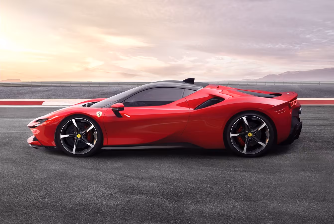 ferrari-sf90-stradale-lateral-vermelha