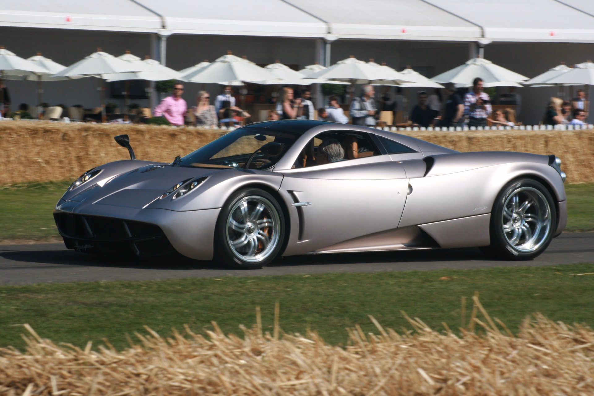 pagani-huayra-2011