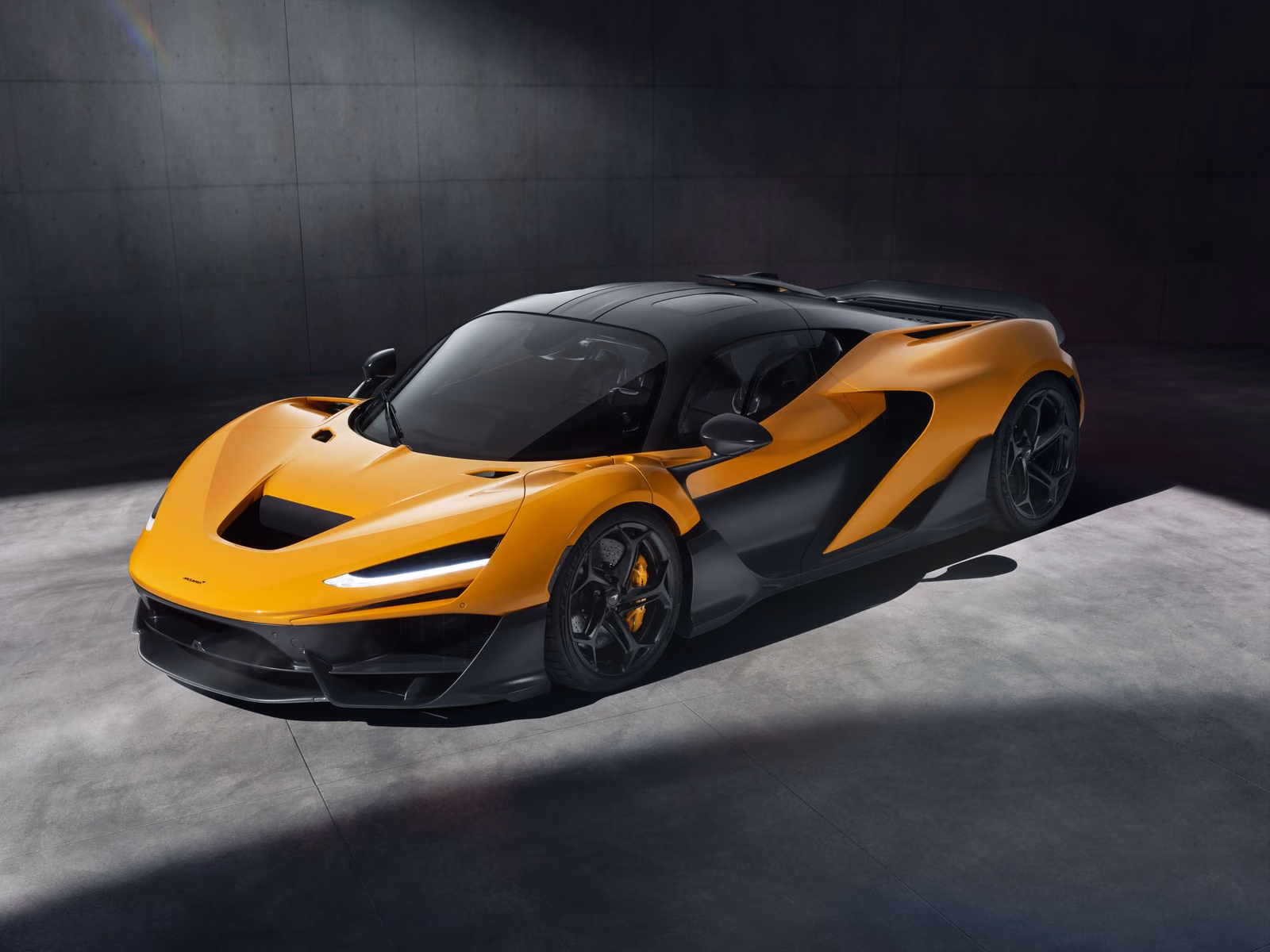 mclaren-w1-2024