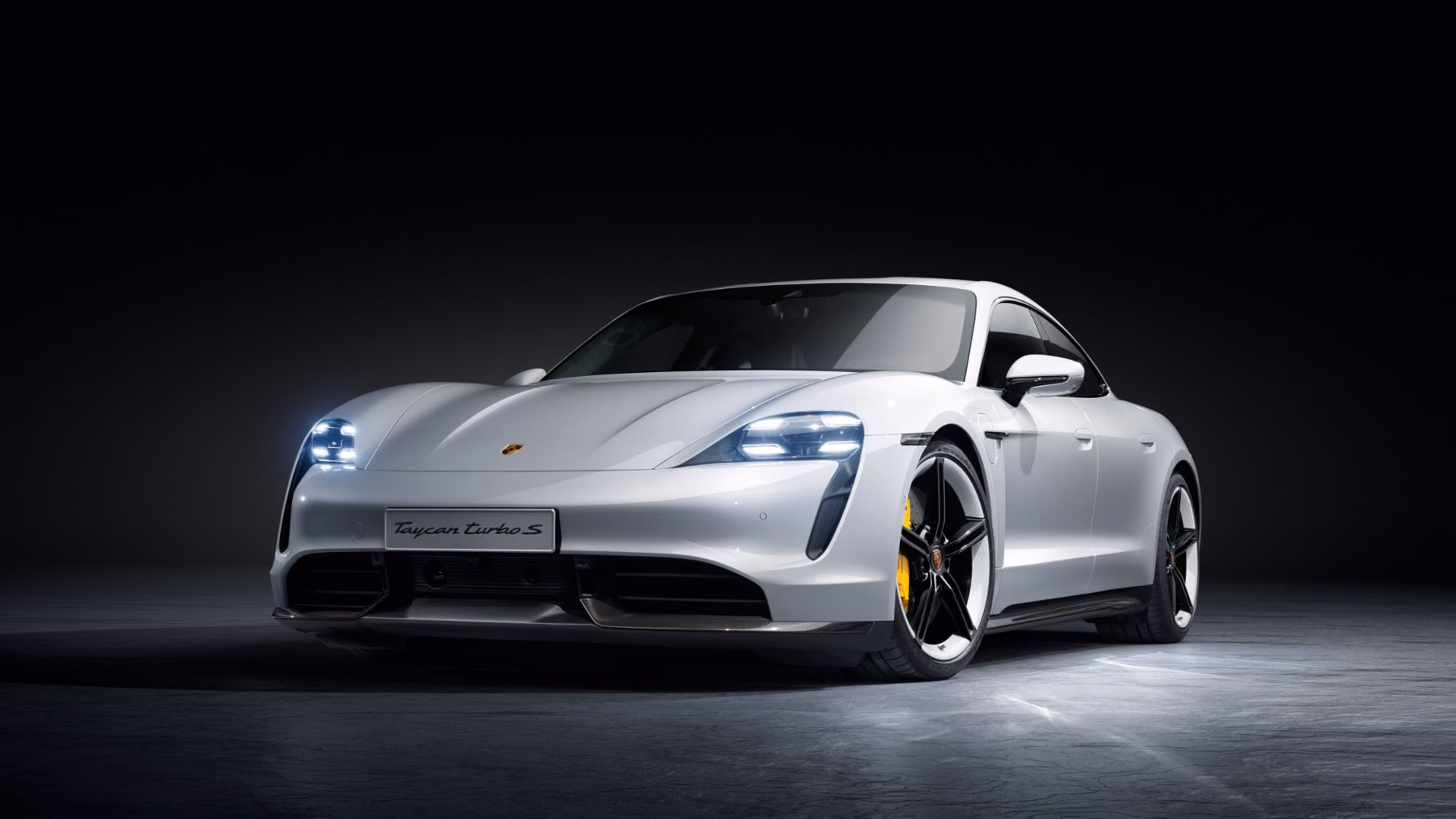 porsche-taycan-2019